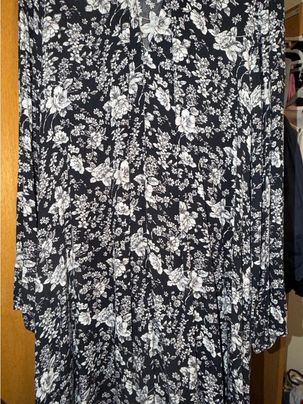 C Black and White Floral Dress